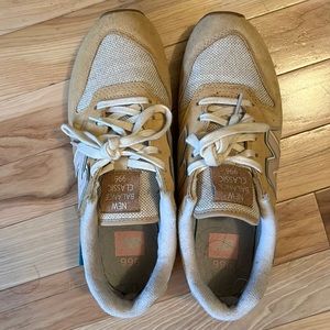 Women’s 966 new balance sneaker